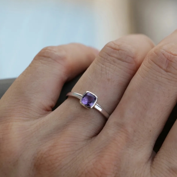 Sterling Silver ring size 8,5 - Picture 1 of 4